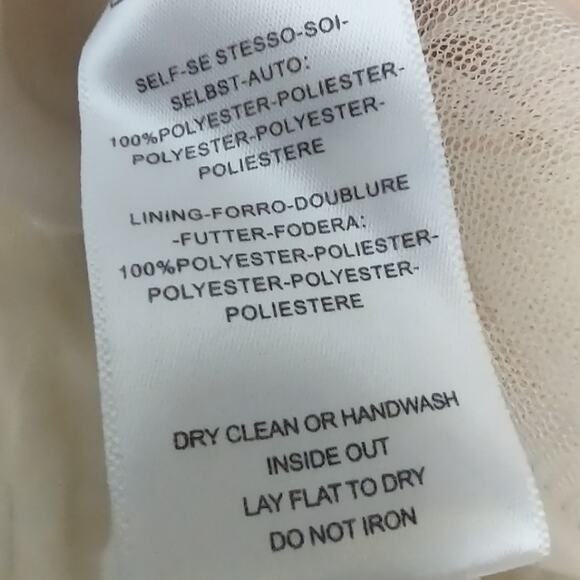 HELSI Christy Scalloped Floral Applique Mini Dress Size Medium - Picture 15 of 15